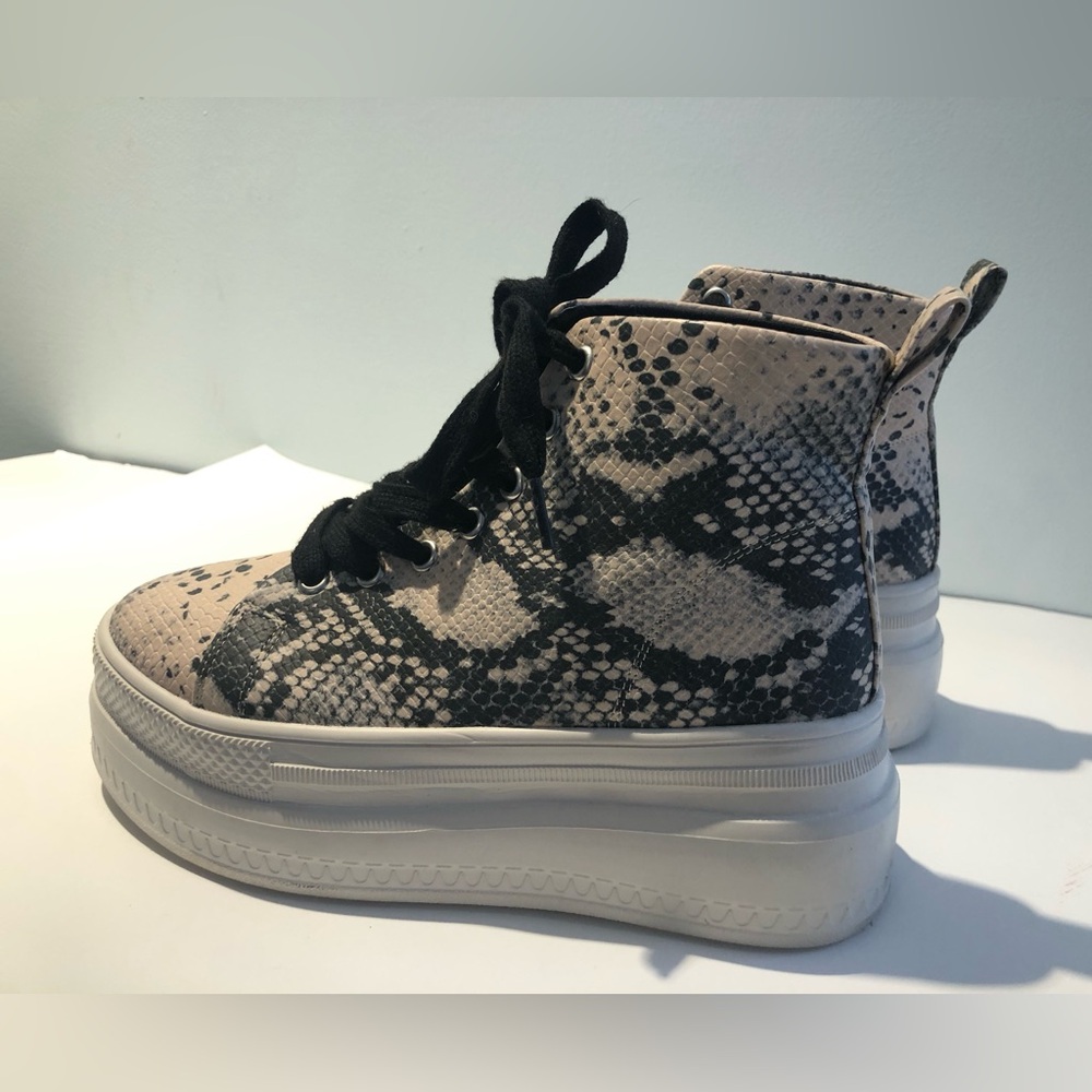 Madden Girl 8 snake skin high top platform sneakers LIKE NEW